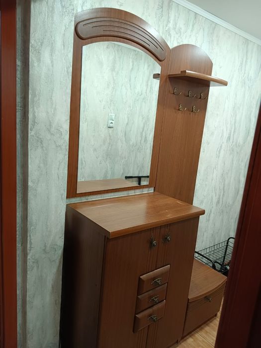 Продам прихожую.