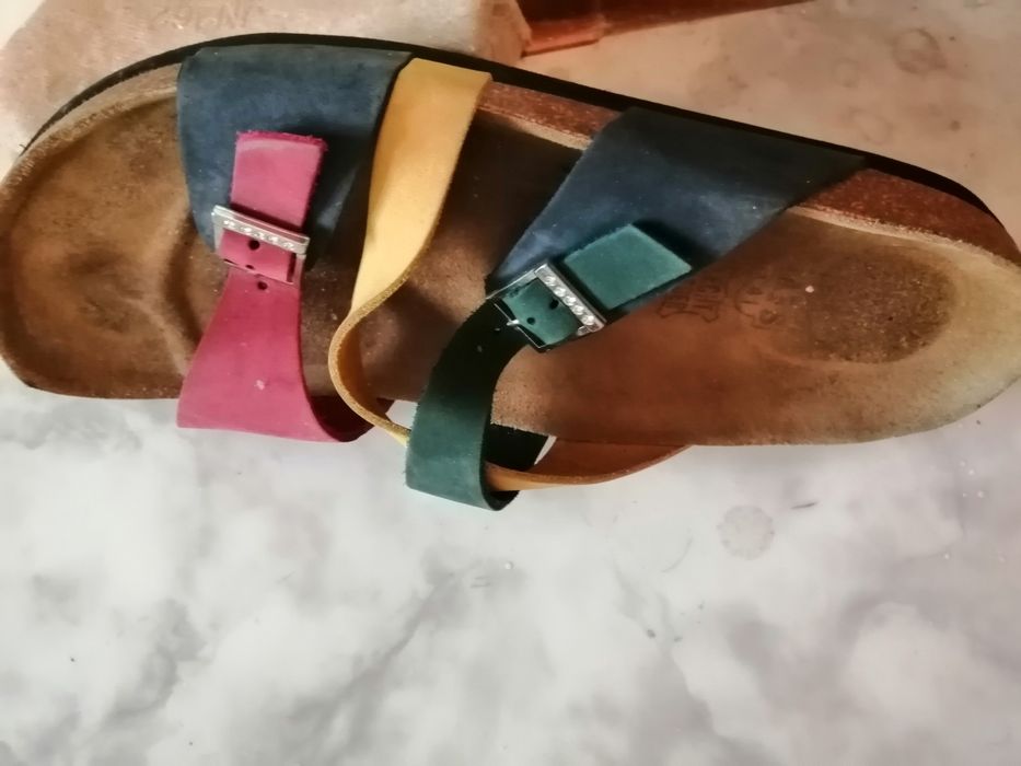 Продам женскую обувь