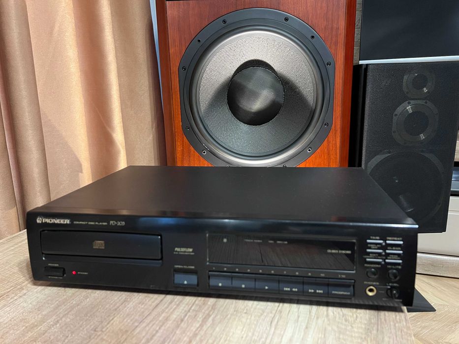 Pioneer PD-203 cd player, direct linear conversion, cd-deck syncro