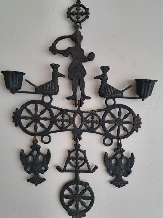 Cruce bizantină
Suport de lumânare din alamă și bronz
Patinat vintage