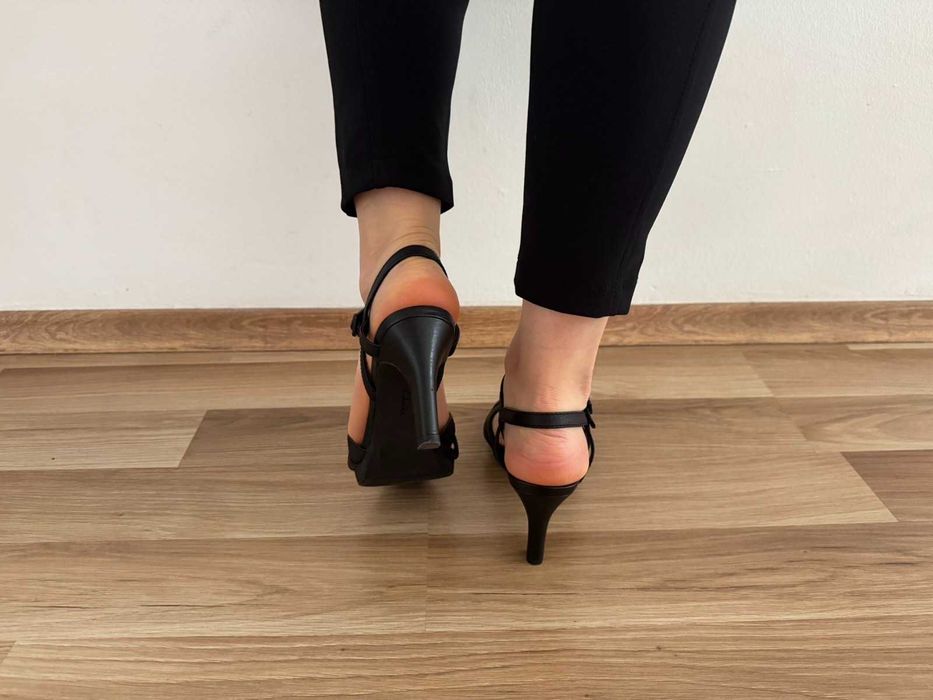 Нови Кожени Сандали от Clarks