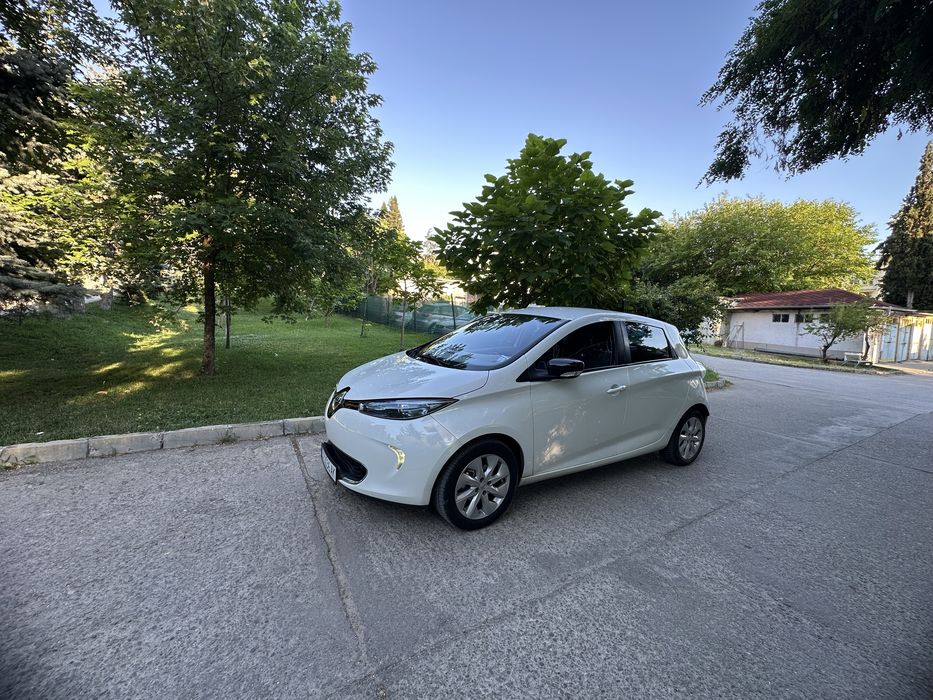 Продавам електрически автомобил Renault Zoe