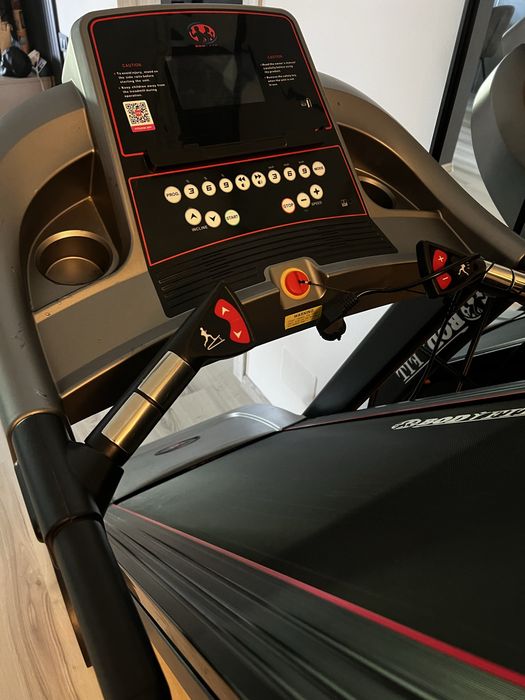 Bandă de alergat electrică BodyFit A6000 – 3.25 CP, Înclinație 15%, Bluetooth