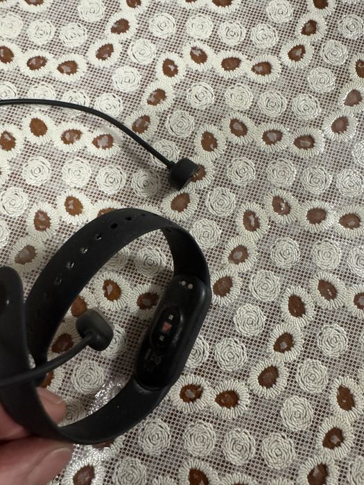 Продам фитнес браслет xiaomi 5