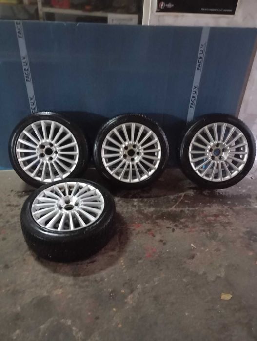 Гуми и джанти 225/55/17 зимни.