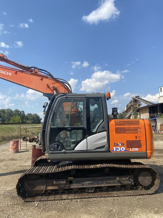 Excavator HITACHI ZX 130