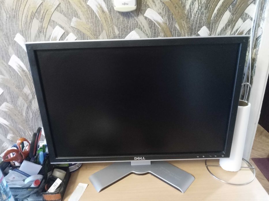 Продавам монитор Dell 2208WFPT