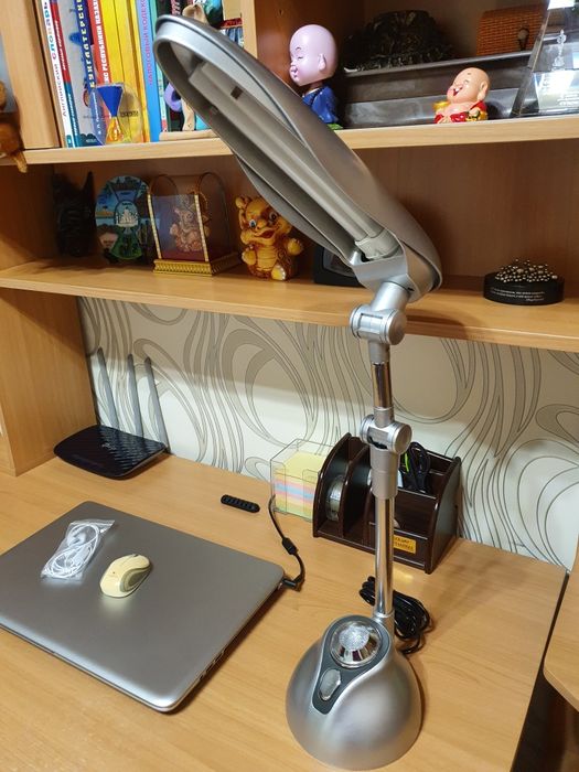 Настольная лампа