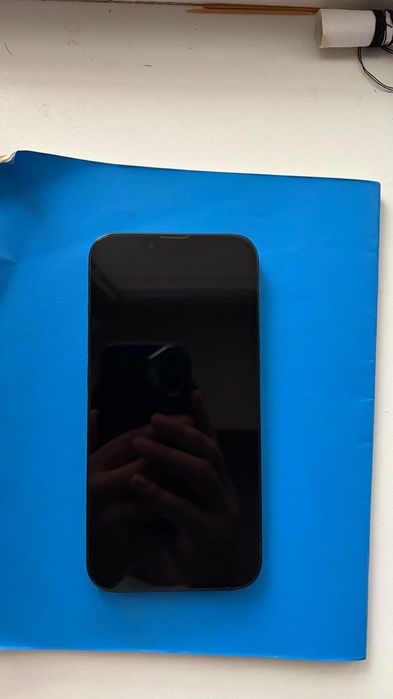 Продам iPhone 13