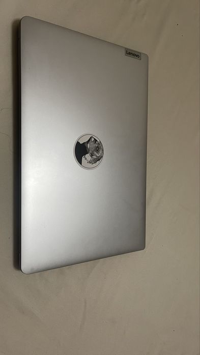 Ноутбук Lenovo объем озу 4г SSD 256г