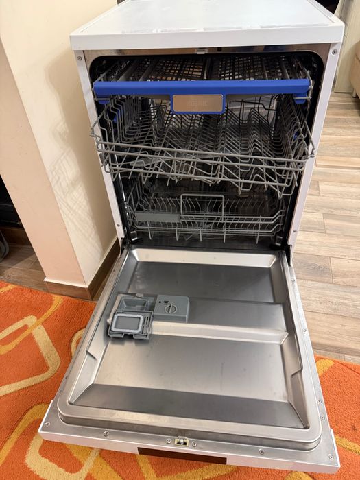 Съдомиялна Koenic