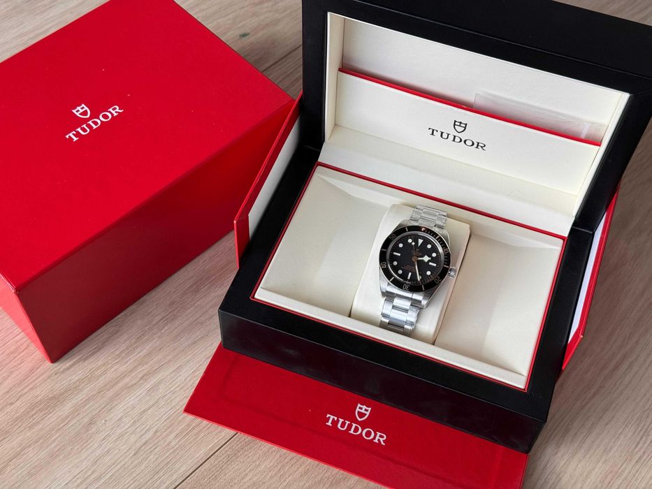 Tudor Black Bay 58 – 39 mm si Black Bay 54 – 37 mm