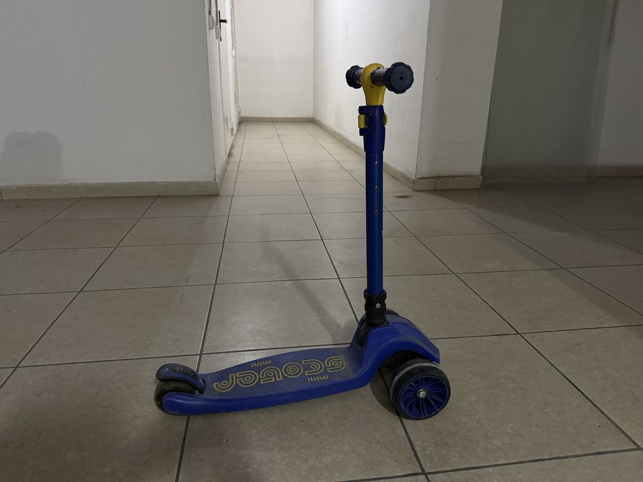 Продам самокат 3000