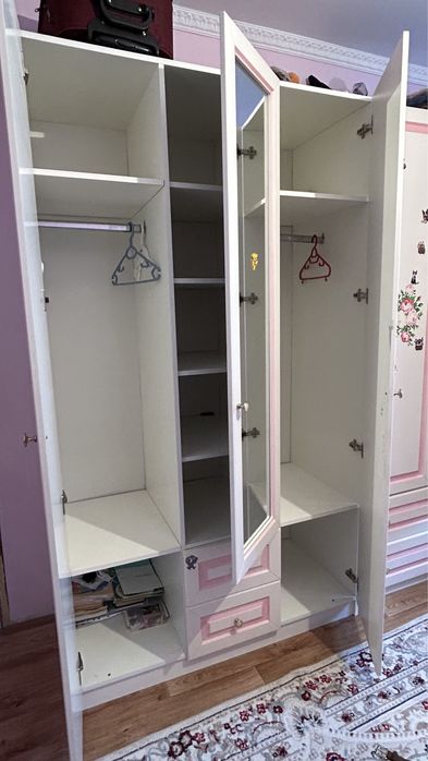 Продам Шкаф сатамын