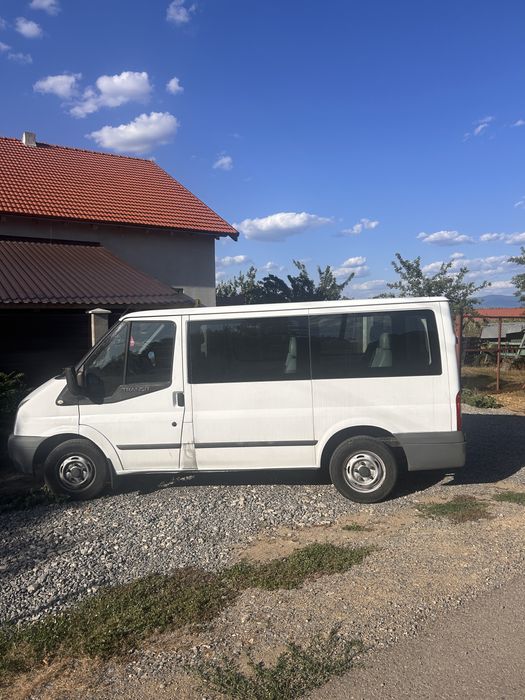 Ford Transit 2.2 TDCi 9 locuri