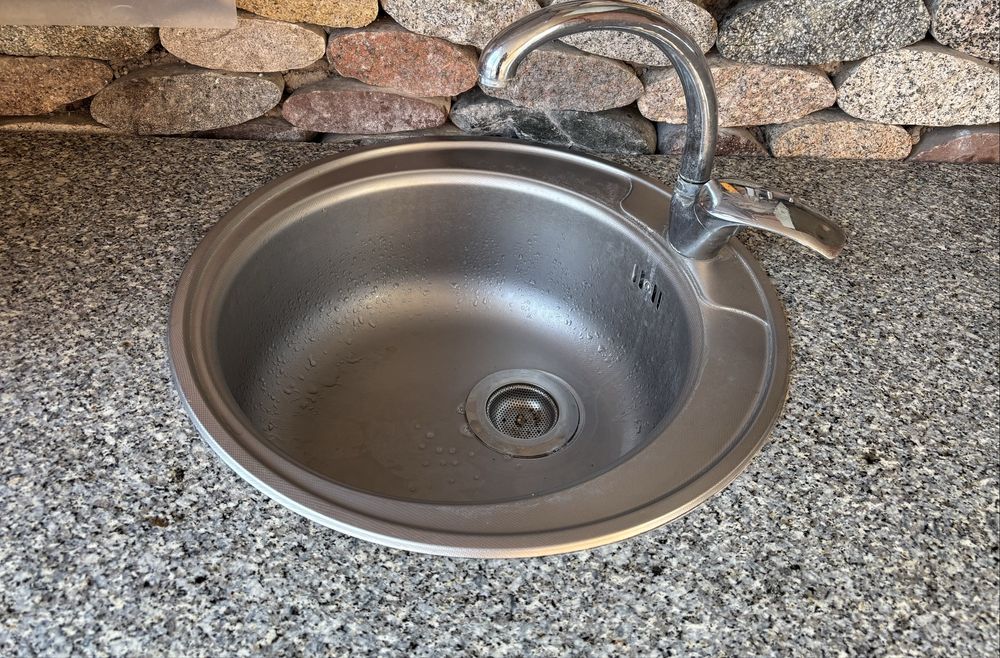 Столешница из мрамора с мойкой