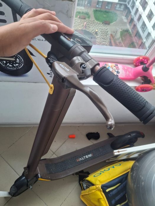 Продам электросамокат