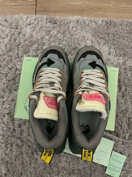 Vând adidași Off-White model Virgil Abloh, mărimea 43, noi (nepurtati)