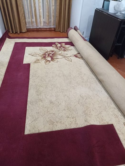 Ковер продам 3,5-5 метра