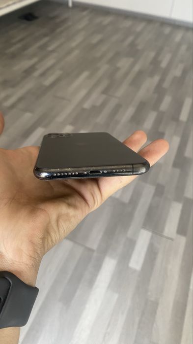 Ayfon 11promax holati yaxwi chekalari sal qrlgan