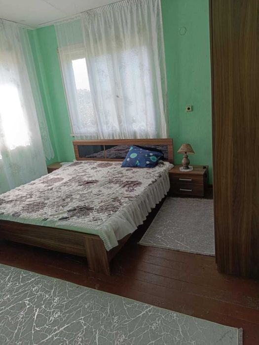 Дава се под наем Етаж от къща в с. Ковачица, Област Монтана - 1000 кв.м за 382.5 € - Снимка #12