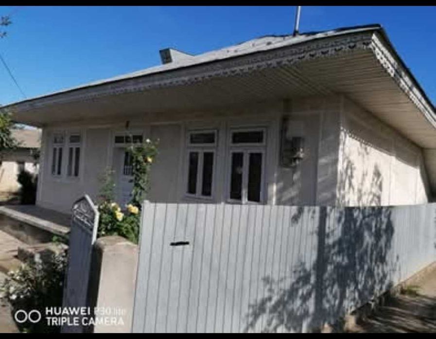 Casă de vânzare