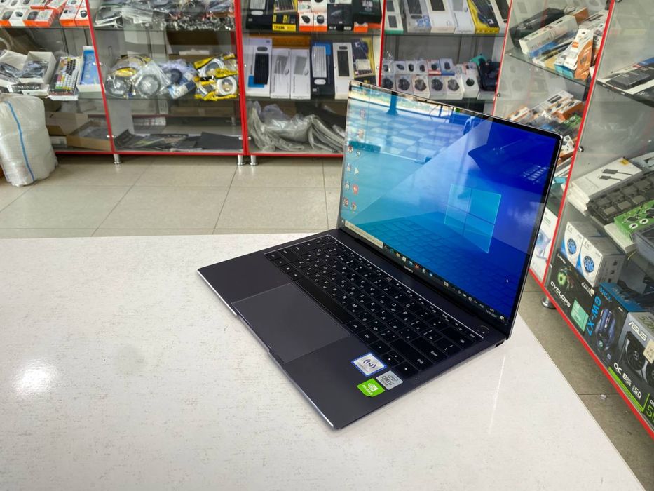 Huawei core i7.. 16/1TB ekran sensor metal korpus