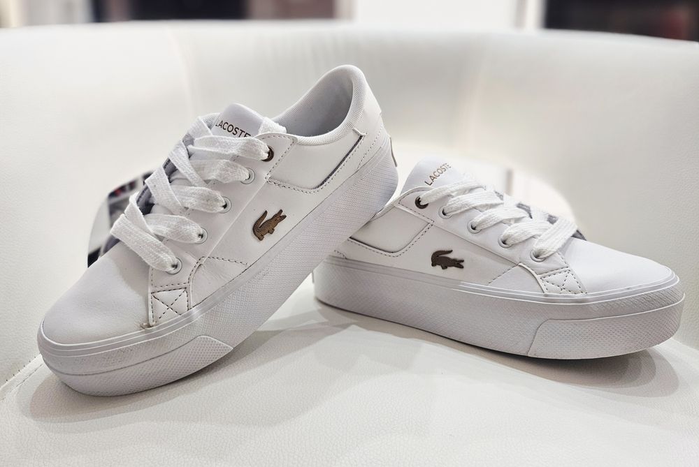 Сникърси, обувки