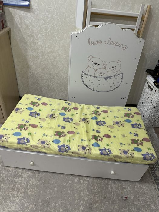 Детская кроватка маятник