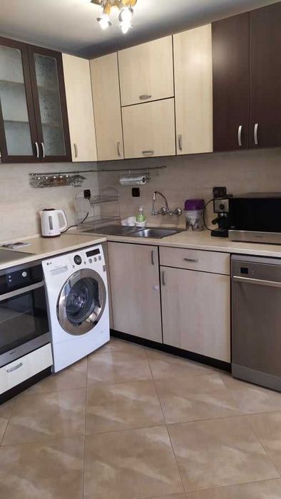 Дава се под наем Двустаен апартамент в Бургас, Възраждане - 60 кв.м за 240 € - Снимка #7