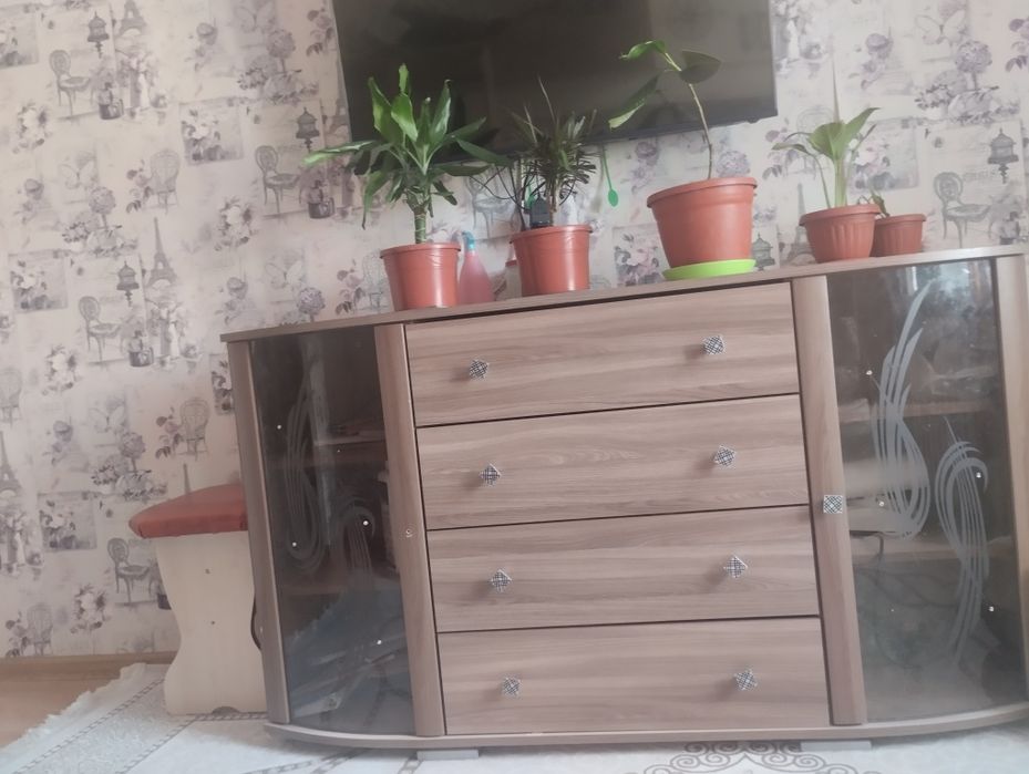 Телевизор камод.