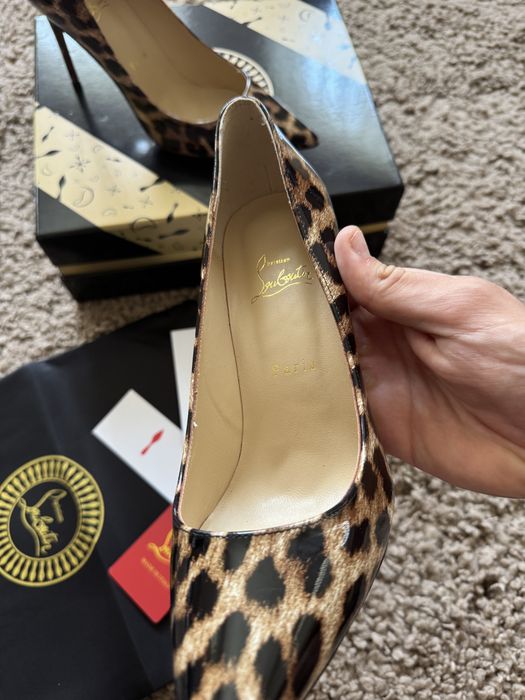 IN STOC | Pantofi cu toc Christian Louboutin Premium
