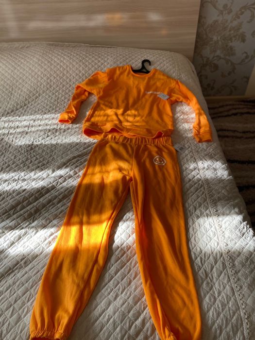 женская одежда цветная