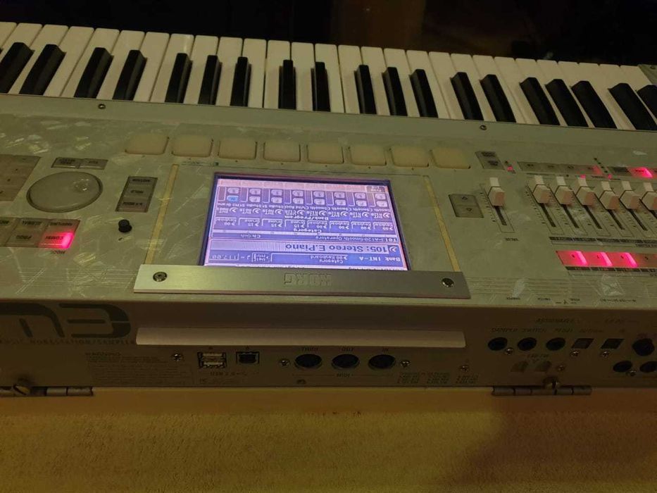 Korg M3 61 синтезатор