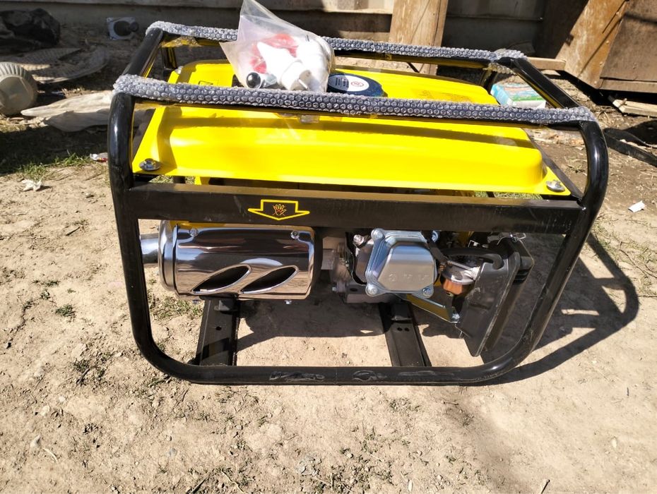 GENERATOR  6500AV новый