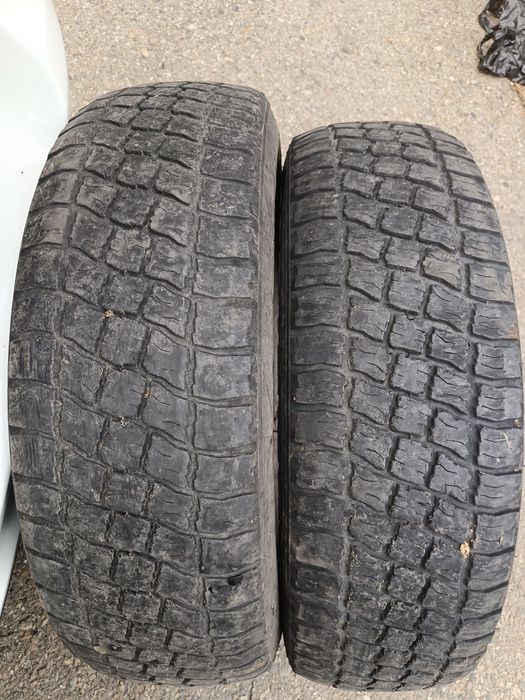 Продам 2 шины  225/75/R16