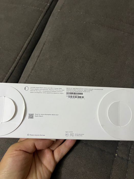 Apple watch se 2 .