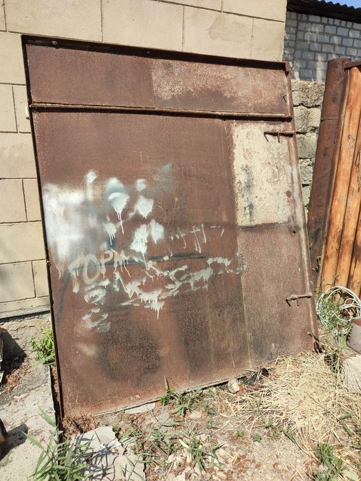 Двери металлические для гаража