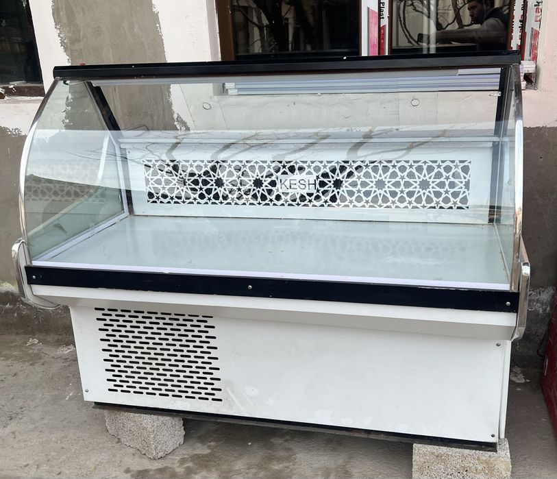 Витрина холодильник