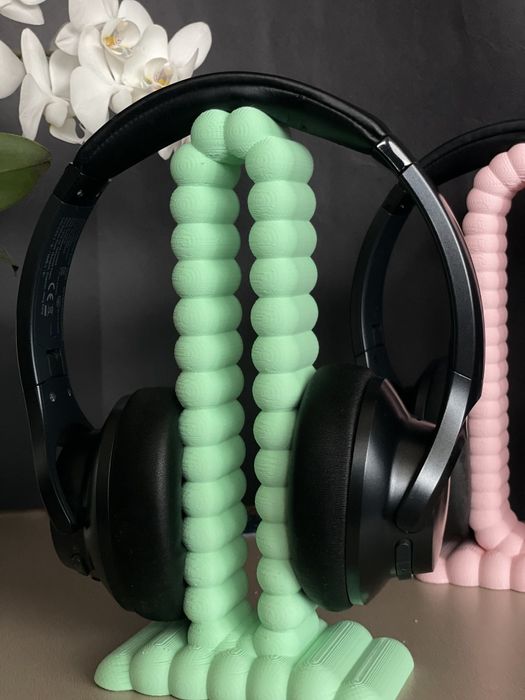 Дизайнерска стойка за слушашки ОБЛАЦИ