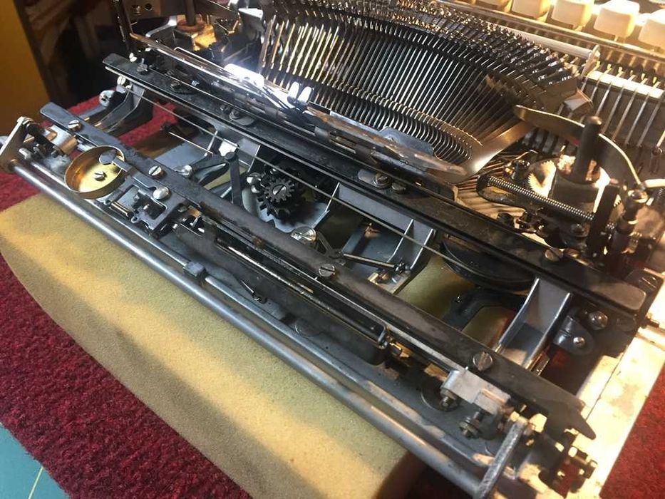 Masina de scris Olympia SF De Lux