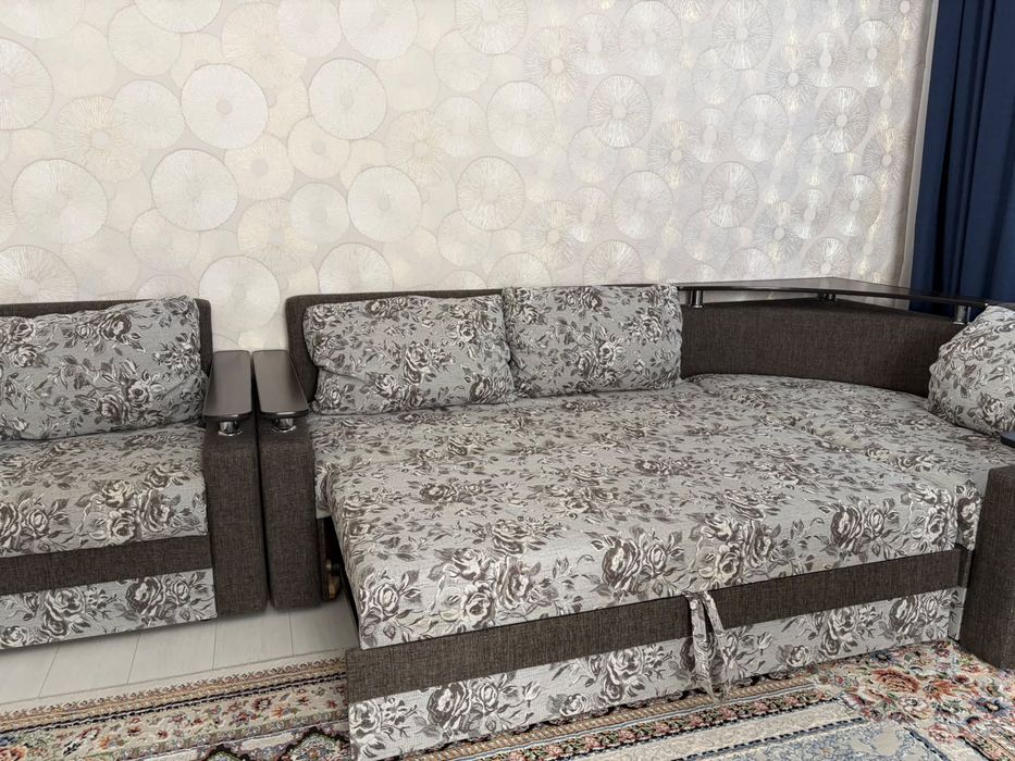 Продам диван серого цвета