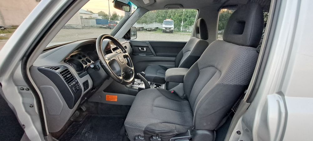 Mitsubishi Pajero MK3 3.2 DIESEL 4X4 REDUCTOR mic/MARE BLOCABIL an 2004 AUTOUTILITARĂ  impozit 500 lei