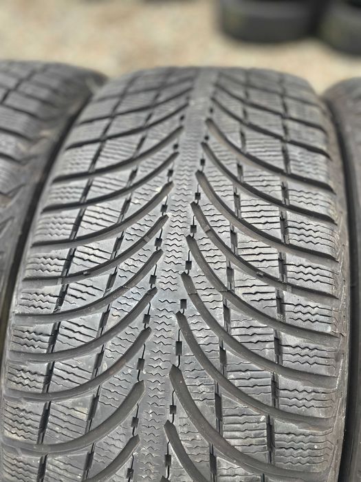 4X 235 50 19 Michelin Latitude Alpin