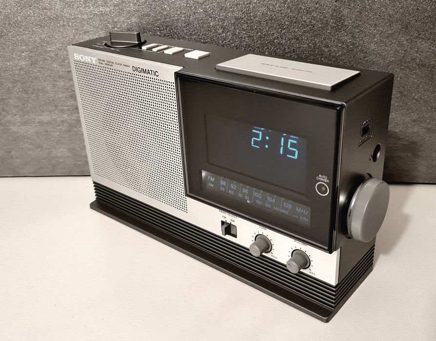 Sony icf c 22 w .