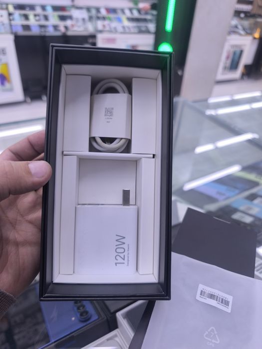 Xiaomi 14 pro 12/256 oq