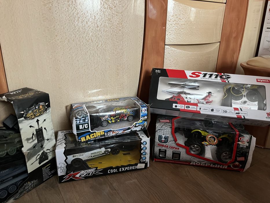 Продам машинки детские