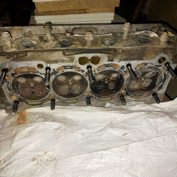 Тайота Карина правый руль.