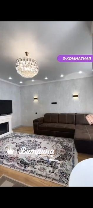 Шикарная люстра в зал