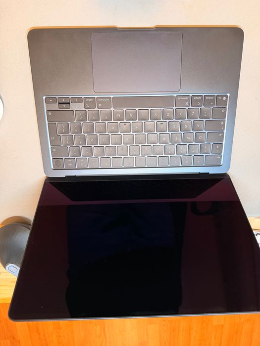Macbook Air M4 24Gb RAM 512G SSD Craiova • OLX.ro